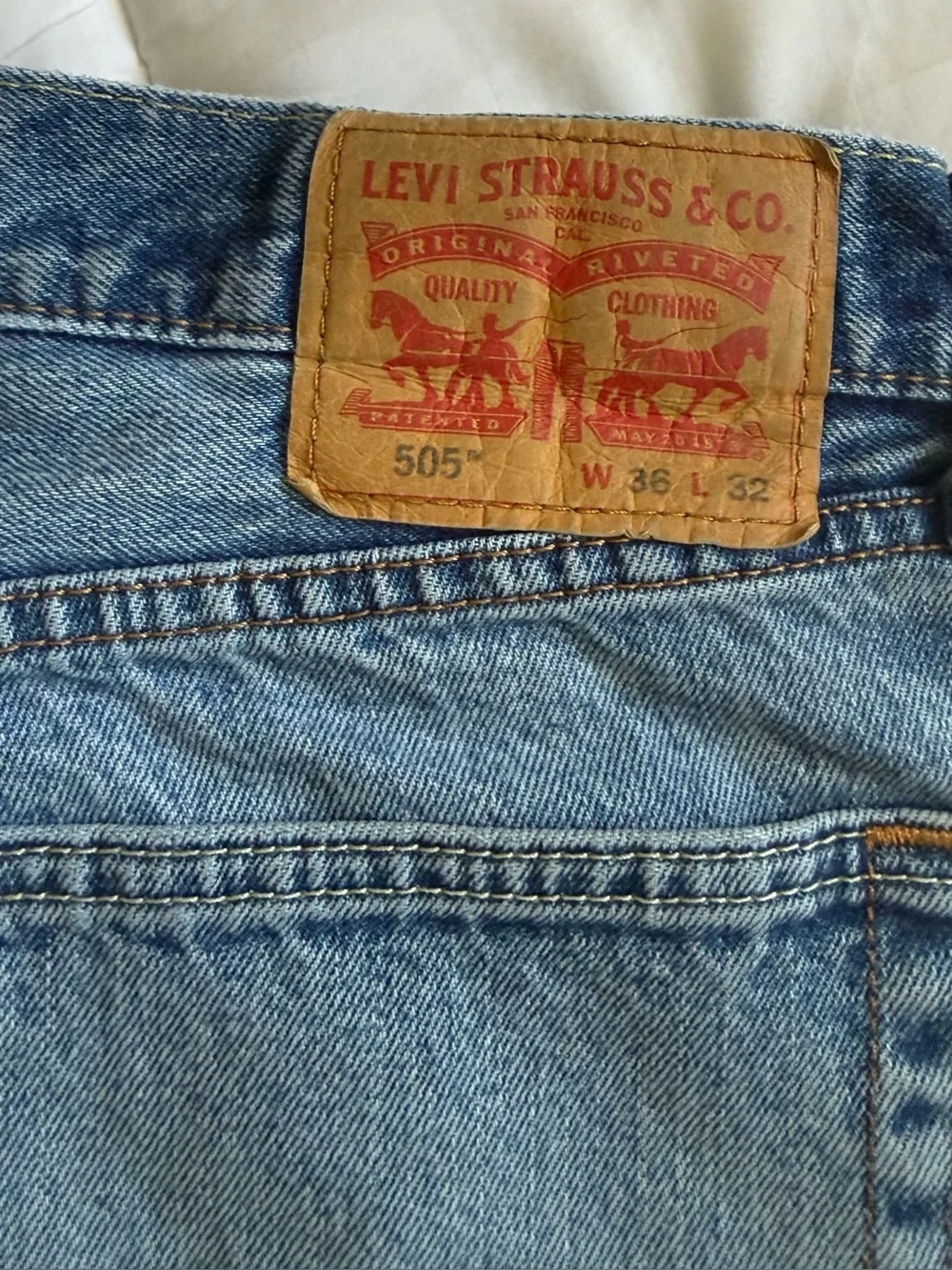 Levis vintage distressed